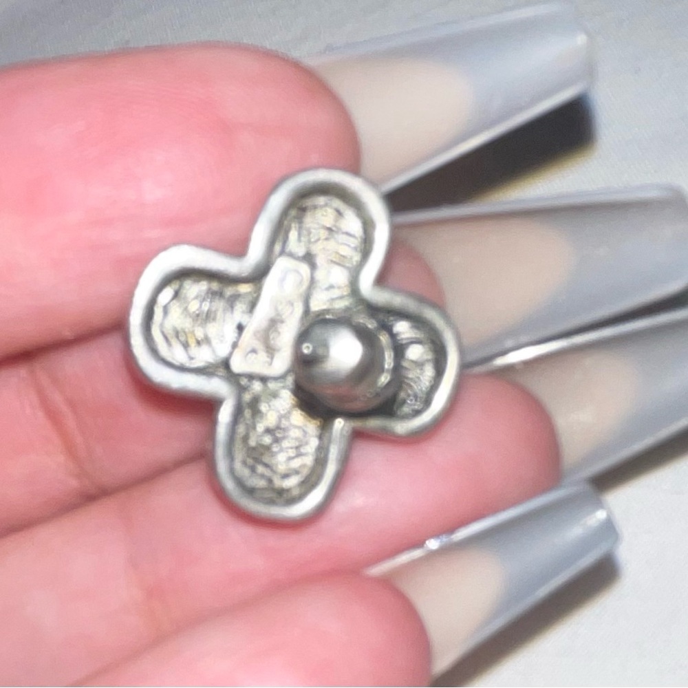 BEAUTIFUL STERLING SILVER CROSS SHAPED EARRINGS! - Picture 2 of 3